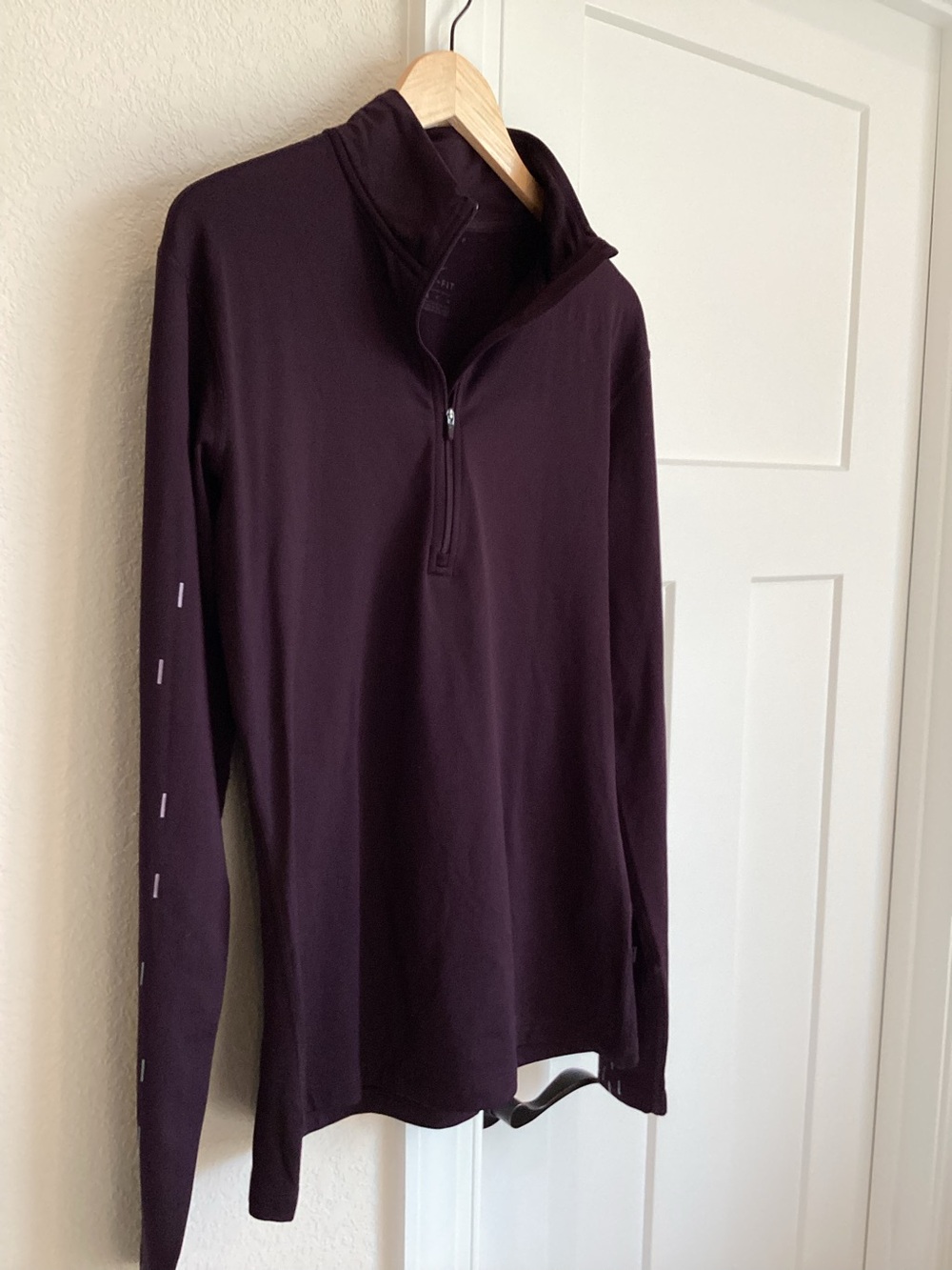 Women’s Nike Dri-Fit 1/4” Zip Mock-Neck Long-Sleeve Pullover Jacket Purple NWOT